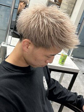 イーラ(era) ツイストパーマジェットモヒカン短髪眉毛メンズ刈り上げ