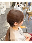 赤みブラウン×スッキリ丸みショート