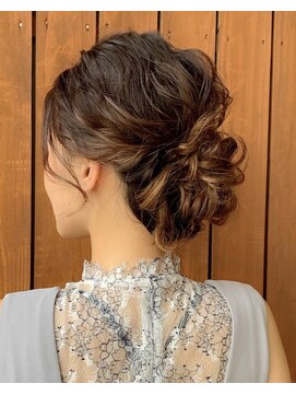 ローグ(Looog) シニヨンスタイル