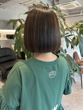 マルフェ 天王寺(marfe) 【marfe】白髪ぼかしハイライト＿大人ボブ＿切りっぱなしボブ