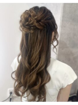 ミリー(Milly) ゆるふわハーフアップ♪