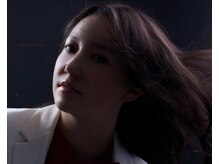 アンアタッシュ(UNE ATTACHE)