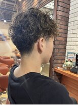 ヘアメイク フレンシア(hair make flencia)&nbsp;立体感際立つメンズパーマ【173スタイル】