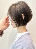 王道人気ショートボブ前下がり耳掛けくびれ