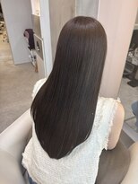 アナ ラーナ(Anna Lanna)&nbsp;オリーブグレージュ、レイヤーカット、メテオ、バイカルテ