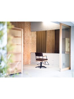 ライフスタイルの中心となる注目SPOT【com】落ち着いたプライベートな空間であなただけの特別な時間を。