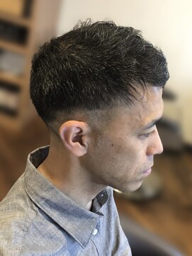 ビュートリアム 梅田(BEAUTRIUM) クロップド/ショート/フェード/20代/30代/40代/梅田