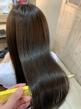 エイミーバイアフロート(amie  by afloat) 梅雨に負けない☆マジカルストレートで質感落とさず艶髪サラサラ