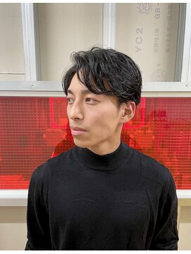 メリケンバーバーショップ トーキョー(MERICAN BARBERSHOP TYO) BURG 【かき上げセンターパート】ニュアンス/カルマパーマ