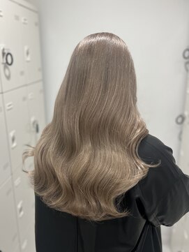 ラメール(MAISON LA MER) 【MANAMI】ブリーチ2回ミルクティーベージュ♪