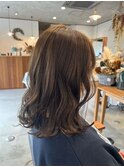 オリーブベージュ