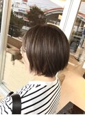 ショートボブアッシュ白髪ぼかし