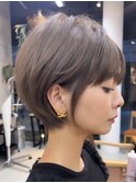 ショートヘアショートボブ白髪ぼかしハイライトカラーボブ