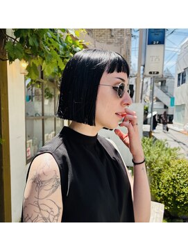 ロッソサンテ(rosso sante) 黒髪ワンレンボブ