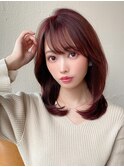 大人の魅力引き立つワインレッドミディアム
