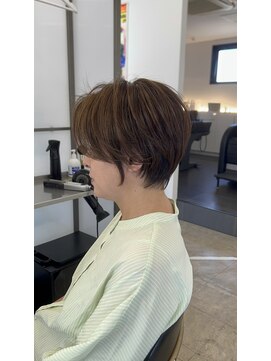 スクエアペア(SQUARE PAIR) 大人ショートボブ　白髪ぼかし　カーキ　40代50代