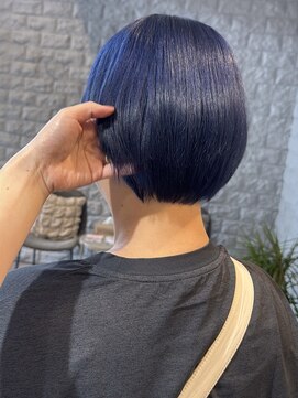 ブルーベリーカラー×ショートボブ