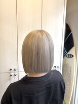 ハロ 蕨(HALO)&nbsp;ホワイトブロンド×ミニボブ【阿部佑香】