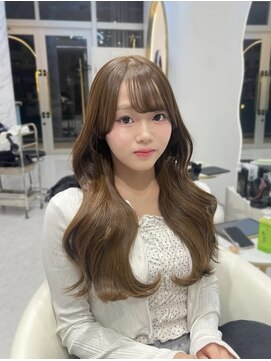 ハイトーン×くびれ巻きでフェミニンな印象に♪