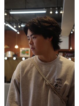 エディ(Edy) センターパートニュアンスパーマウルフカット韓国ヘア眉毛カット