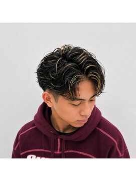 ドアーズ 西金沢(DOORS) フェザーパーマ×金メッシュ