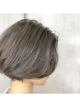 アンフィシュピトロワ(AnFye spi tlow) ［AnFye］ジュエリーシステム】ふんわりボブヘアスタイル