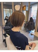 上品くびれシルエット×大人丸みショートボブ