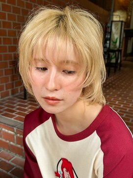 ノラ ウメダ(NORA UMEDA) ハイライトカラーレイヤーカットケアブリーチダブルカラー