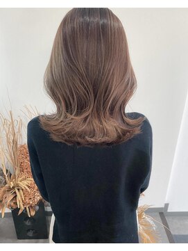 リリ バイ クローバー(lili by CLOVER) ことりベージュ/ブラウンベージュ/グレージュ/外ハネミディアム