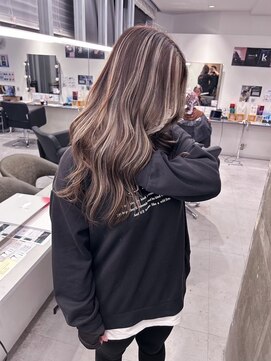 キング 高槻(K!ng) ハイライトカラーミルクティーベージュケアブリーチダブルカラー