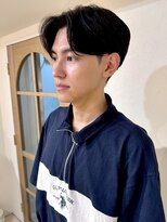 クレビアテン(CreBiA ten_)&nbsp;センターパート　ニュアンスパーマ　韓国メンズヘア