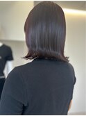 深めワインレッド×切りっぱなしボブ