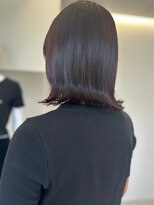 ラヴィ(Lavie)&nbsp;深めワインレッド×切りっぱなしボブ