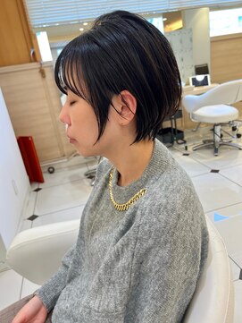 ヴィーヴォ 深江橋店(VIVO) 【VIVO】黒髪束感丸みショート 段低めショートカット 深江橋緑橋