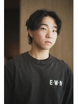 ミューズ バイ ケンジ(MUSE by KENJE) センターパートメンズカットスパイラルパーマウルフカット