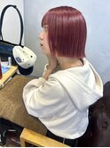 【吉田江梨】暖色深みレッド外はねボブブリーチチェリーレッド