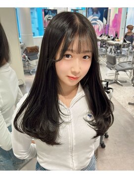 ユーフォリア 渋谷グランデ(Euphoria SHIBUYA GRANDE) オリーブカラー　オリーブグレージュ　透明感　レイヤー　YUKI