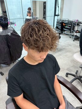 イーラ(era) スペインカールパーマ/メンズ/刈り上げ/眉毛/ツイスト