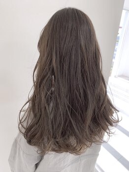 フォリス(Foris)の写真/透明感のあるカラーで、あなたの理想のスタイルを叶えます☆ダメージレスにこだわり、理想の髪色に♪