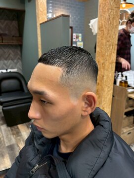 MEN’S HAIR/サーフカール/刈り上げセンターパート/柏