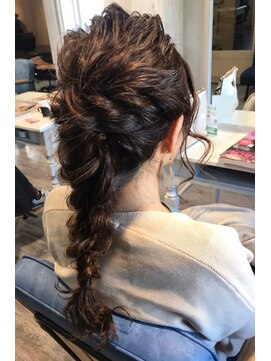 ココバイファニック(Coc. by funic) ヘアセット×編みおろし 【関内】