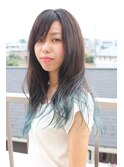 エメラルドブルー
