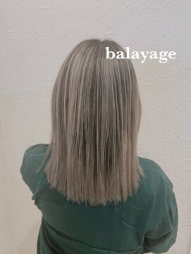 リー ルーチェ 布施(Lee Luce) バレイヤージュ