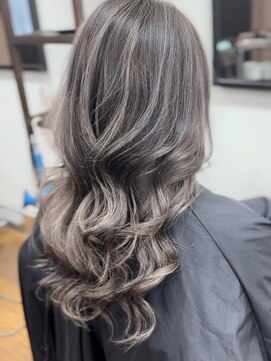 ヘアーサロン カラー 色彩店(COLOR) ホワイトベージュ系カラー