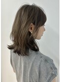 切りっぱなし×ベージュカラー×くびれミディ×レイヤーカットe