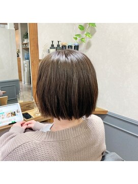 カミケン 清明店(kamiken.) 癖を生かしたミニボブ無造作ツヤ髪ナチュラル【カミケン清明店】