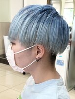 ヘアークリアー 春日部&nbsp;夏先取りウルトラマリンのグラデーションカラー/刈上げショート