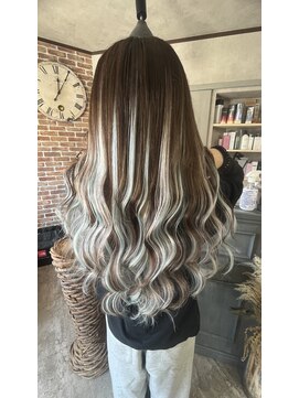 アンシュシュ(UN CHOU-CHOU) ハイライト　ベビーブルー、ホワイトmix