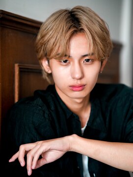 ノエル 池袋店(noel) フェザーショート/センターパート/ミルクティー/ニュアンス