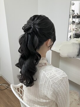 ベル(belle) ふんわりポニーテール